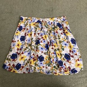 Floral skirt with pockets